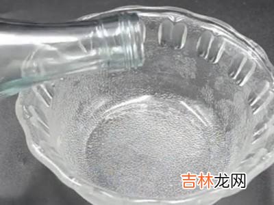 绵羊皮衣服自己在家怎么清洗?