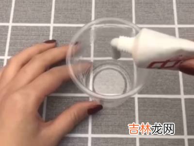 铜门上的双面胶怎么去除?