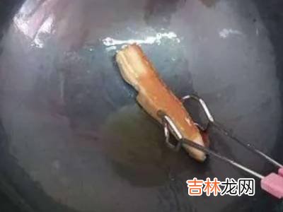 生铁锅裂开了一条缝怎么补救?