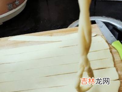 搓麻花的手法步骤?