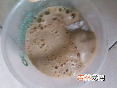 擦玻璃的水配制方法?