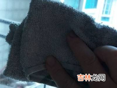 擦玻璃的水配制方法?