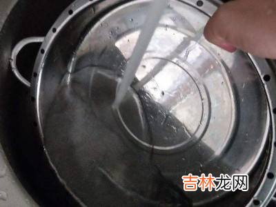 蒸锅水垢太厚怎么去除?