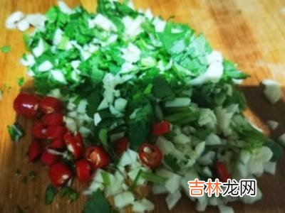 肉皮冻蘸料的家常做法步骤?