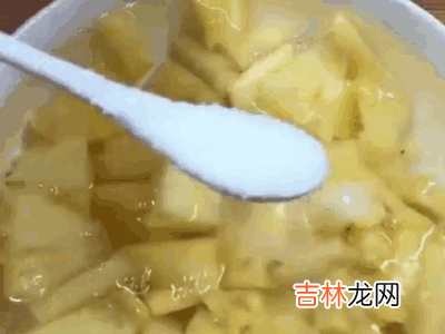 菠萝怎么切不用削皮?