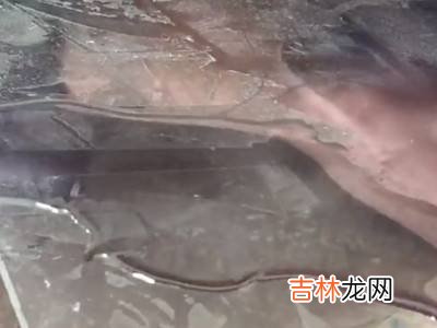 怎样去除玻璃上的粘胶?