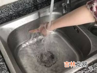 塑料瓶疏通下水道方法?