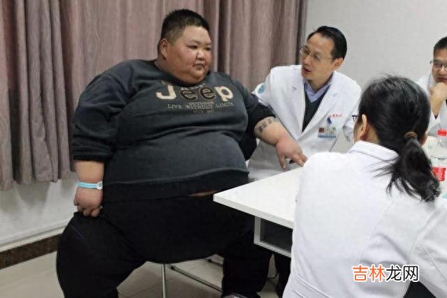 西瓜 减肥时不可以吃西瓜吗？医生：若不想腹部长赘肉，这4物建议忌口