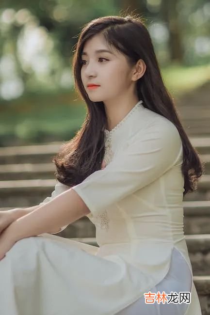 大学生 婆婆给我带孩子，跟我要2000元。3年后，给小叔子带孩子也要2000元，说她是一碗水端平的