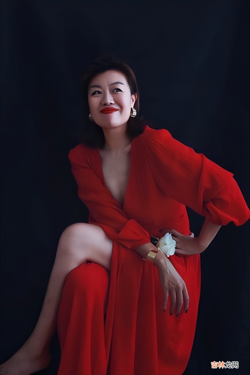 婚姻 我,44岁,因离婚后活成时尚中年少女,成为别人眼中的目标