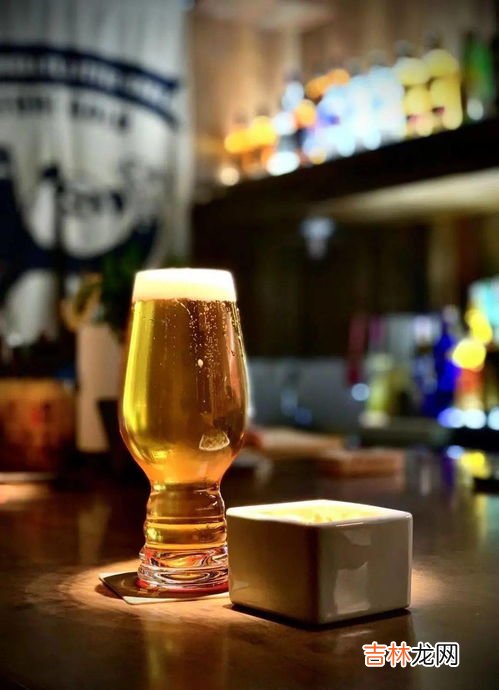 可乐和啤酒能一块喝吗,可乐可以喝啤酒混在一起喝吗?