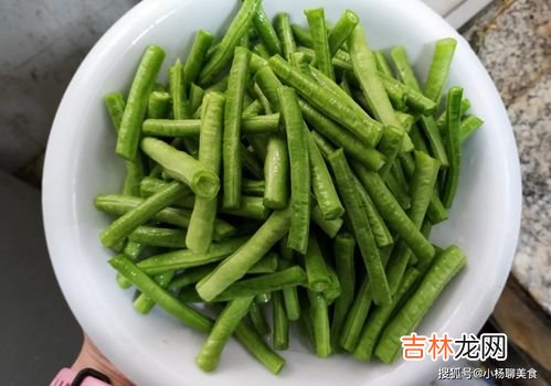 炒豆角需要焯水几分钟,炒豇豆角用加水吗 炒豆角需要焯水几分钟