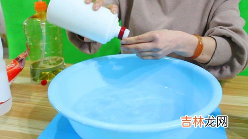 怎么清洁地板不粘灰,地板不沾灰的妙招