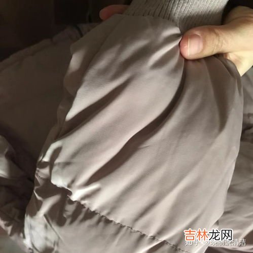 衣服上的油渍时间久了怎么去除,衣服上的油渍时间长了洗不掉,怎么去除小窍门