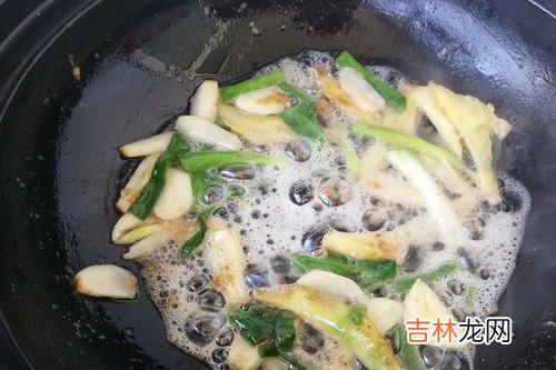 带鱼为什么一出水后就会死掉,带鱼真的一出水就会自爆吗？带鱼真的出水就会死吗？