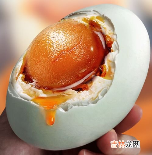 鸭蛋没有黄能吃吗,咸鸭蛋有蛋清没蛋黄专家称最好别吃