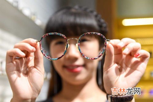 配眼镜怎么选择镜片,怎样挑选近视镜片