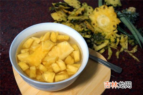 菠萝为什么要泡水后吃,菠萝为什么要用盐水泡过才能吃?