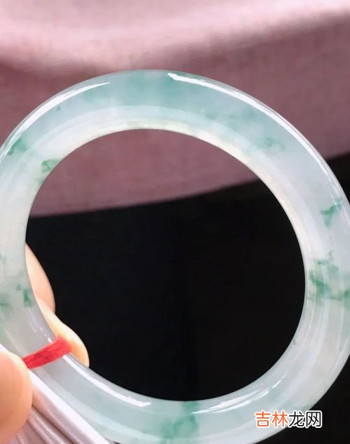 戴翡翠有什么好处和坏处,翡翠手镯的好处和禁忌