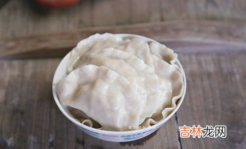 萝卜包饺子用不用焯水,萝卜做饺子馅儿的时候,焯水还是不焯水?