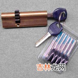 防盗门的锁芯能通用吗,防盗门锁的锁芯能通用吗?