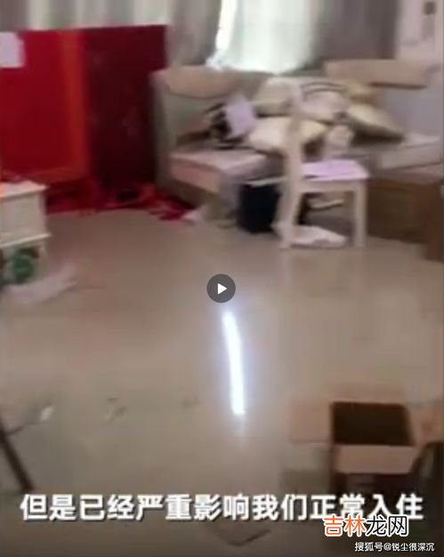 地板上的头发怎么打扫,地板砖头发怎么清理 地板砖头发如何清理