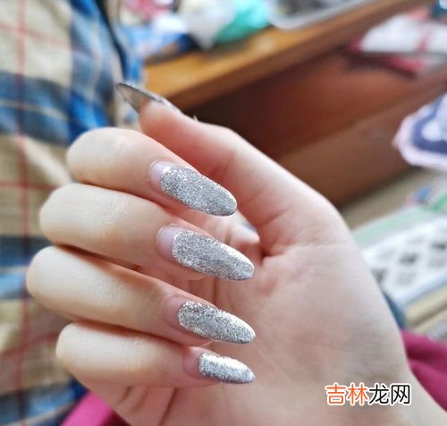 美甲怎么卸掉,美甲怎么卸掉的妙招