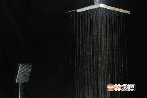 花洒水流小怎么办,卫生间花洒水流太小怎么办