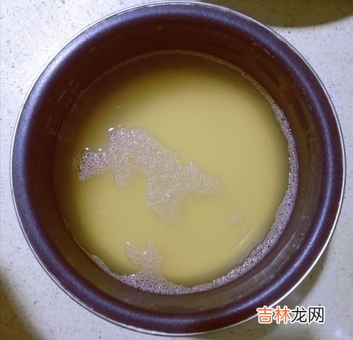 放了酵母为什么还要放泡打粉,为什么蒸包子加了酵母还要加泡打粉?酵母和泡打粉的区别