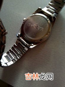 了解不锈钢后盖手表的世界,手表材质不锈钢和钛合金哪个更好？各有什么优缺点？