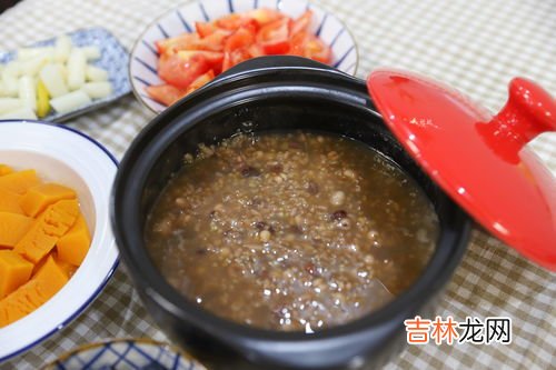 砂锅为什么要用淘米水煮,砂锅第一次用什么煮