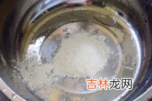 葡萄用面粉洗可以吗,面粉洗葡萄真的能洗干净吗