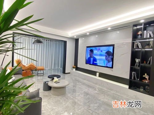 电视墙要不要灯带,2022岩板格栅电视墙效果图,格栅上下加灯带好看还是不加灯带