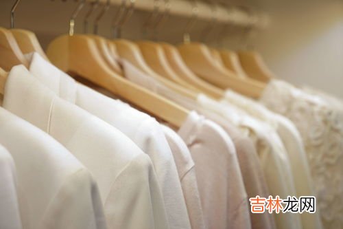 衣服上的柴油用什么洗能洗干净,衣服上的柴油用什么洗能洗干净?