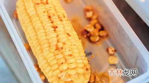 生玉米直接放微波炉可以熟吗,生玉米可以放在微波炉了烤吗？