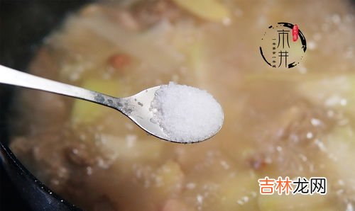 炖汤能放八角吗,萝卜排骨汤可以放八角吗