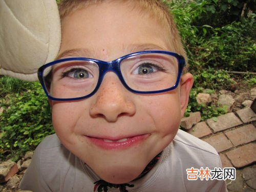 多久换一次眼镜,多久换一次眼镜