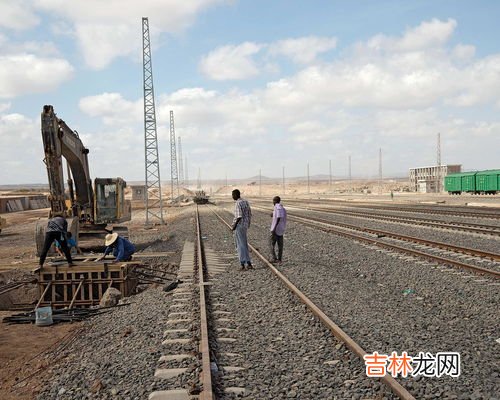第一个修建铁路的国家,人类历史第一个铁路应该修建在哪个国家?为什么?