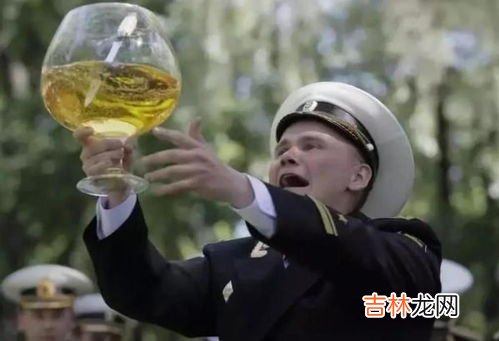 西方人为什么喜欢喝咖啡,常喝咖啡好吗为什么外国人天天都喝呢?