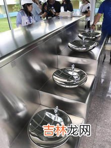 井水烧开后有白色沉淀物能喝吗,井水烧开有白色沉定物是什么？哪井水能饮用吗？