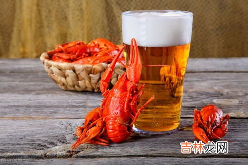 吃海鲜可以喝白酒吗,吃海鲜能喝酒吗吃海鲜能喝白酒吗