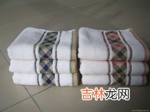 毛巾为何会变成紫色,才用了几天的毛巾变成一块块的紫色斑块,要如何去除它,为什么会这样?
