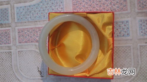 送宝宝手镯一个还是一对,送宝宝手镯是一对还是一只的