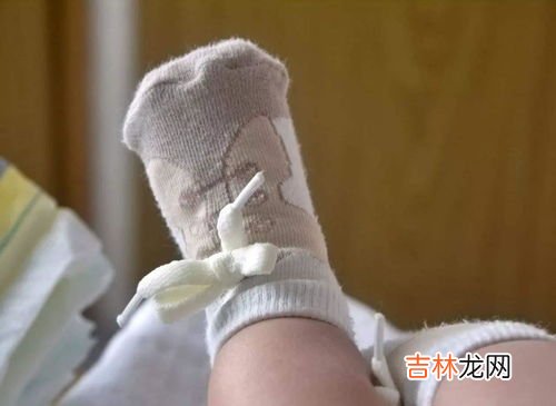 袜子穿久了脚发痒,为什么穿了袜子时,脚婉那里被袜子勒了后会很痒?这种情况应该怎么避免,出现这种状况该怎么处理?