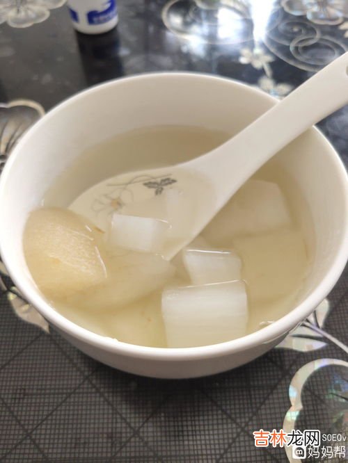 白萝卜雪梨汤的功效与作用,白萝卜炖梨的功效是什么