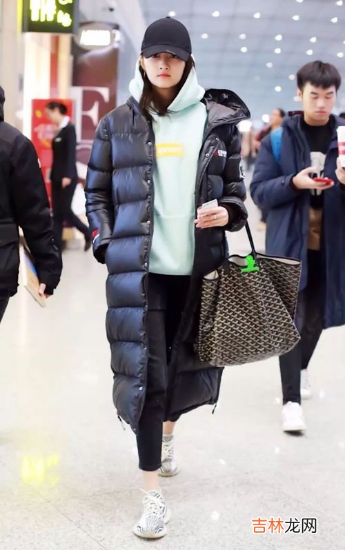 黑色羽绒服发霉了怎么办,羽绒服发霉了.有很多小黑点，怎么把小黑点洗去？