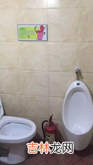 厕所马桶堵了水下不去怎么办,马桶堵了水满了下不去怎么解决