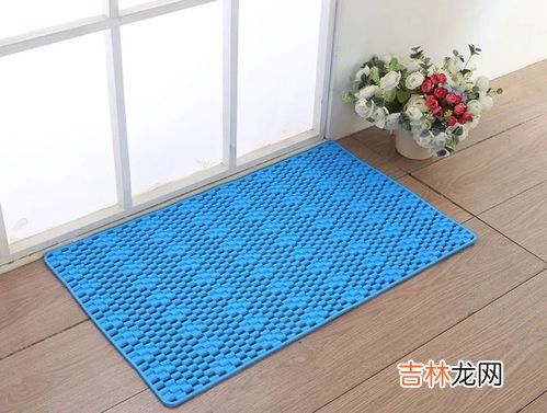 浴室防滑垫发霉怎么清洗,84可以去防滑垫发霉的吗