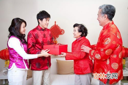 中秋节去女方家买什么,中秋给女朋友家长送什么礼物?