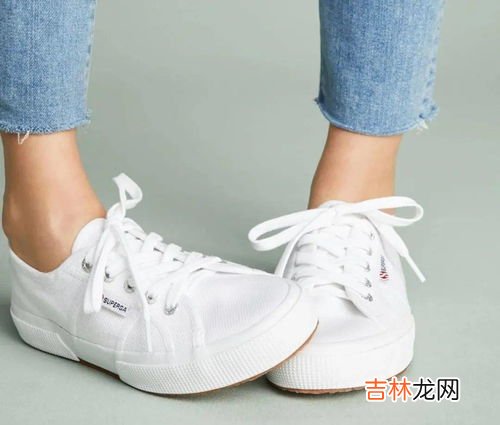 怎么晾晒小白鞋,小白鞋洗了怎么晒 小白鞋洗了如何晒